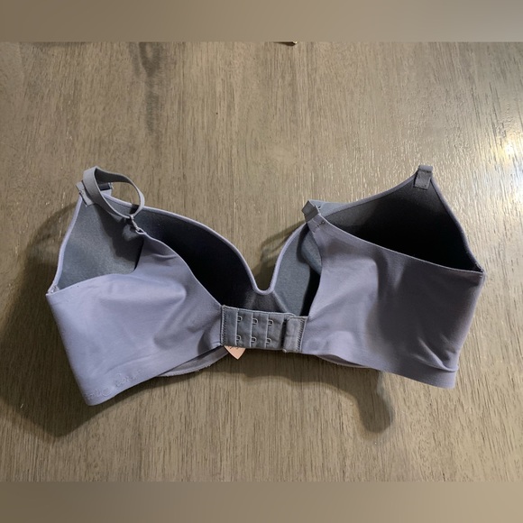 Victorias Secret Grey Bra 34DD - Picture 2 of 3